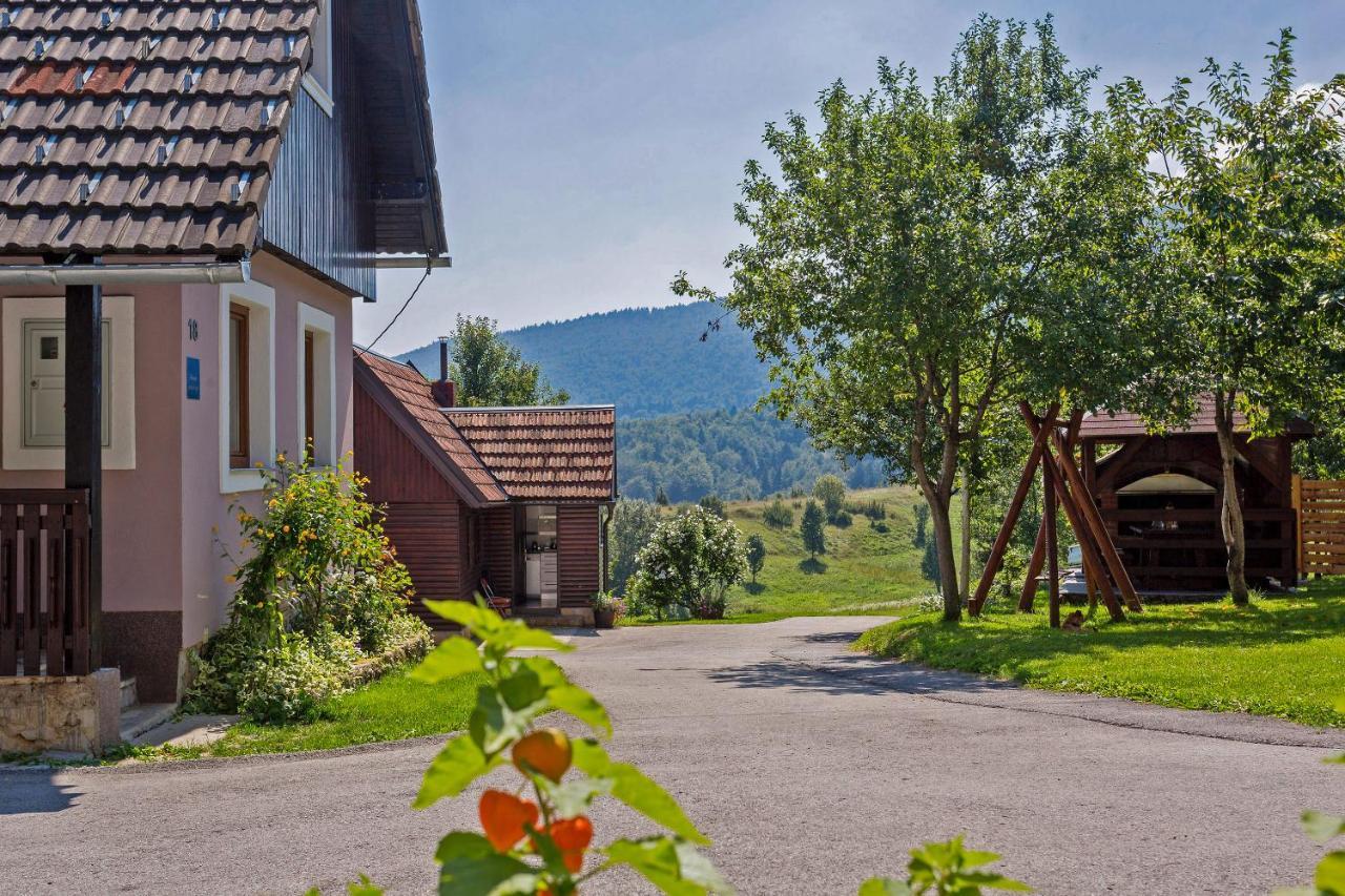 Andrea In Sertic Poljana - Haus Fuer 6 Personen Plitvička Jezera Εξωτερικό φωτογραφία