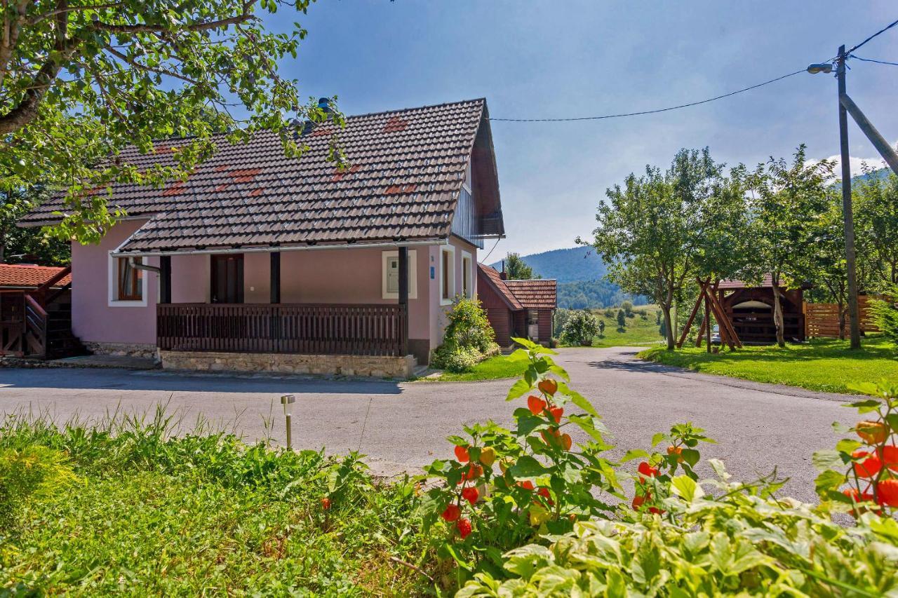 Andrea In Sertic Poljana - Haus Fuer 6 Personen Plitvička Jezera Εξωτερικό φωτογραφία