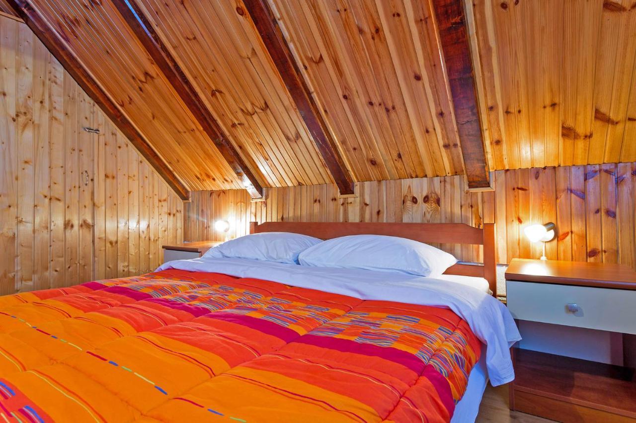 Andrea In Sertic Poljana - Haus Fuer 6 Personen Plitvička Jezera Εξωτερικό φωτογραφία